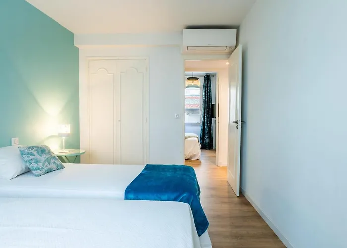 3-Br Apartment Steps From Palais Des Festivals